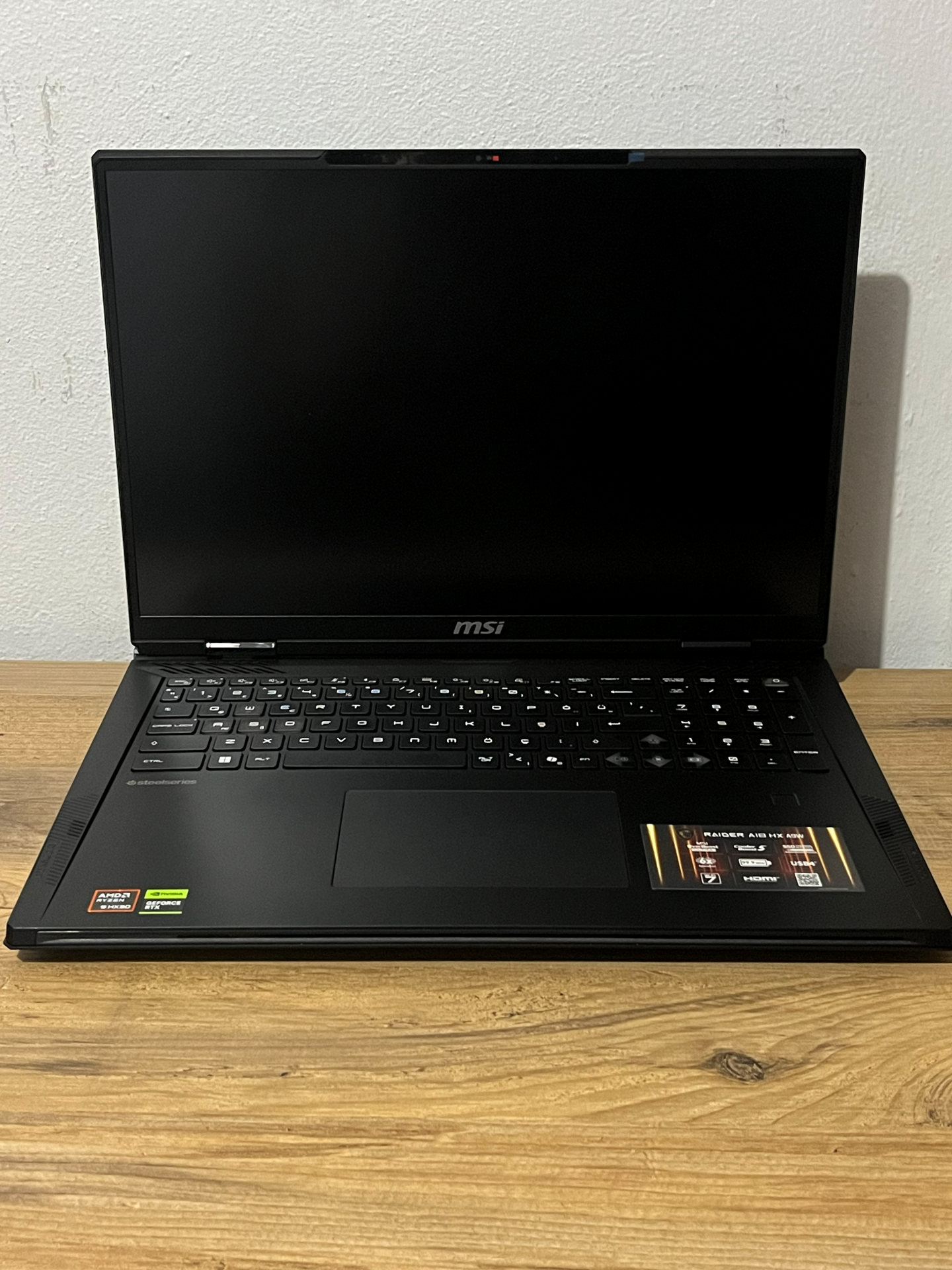 MSI RAIDER A18 HX R9 9955HX3D 32GB 1TB RTX5070Tİ 12 GB 18'' 2.5K W11H